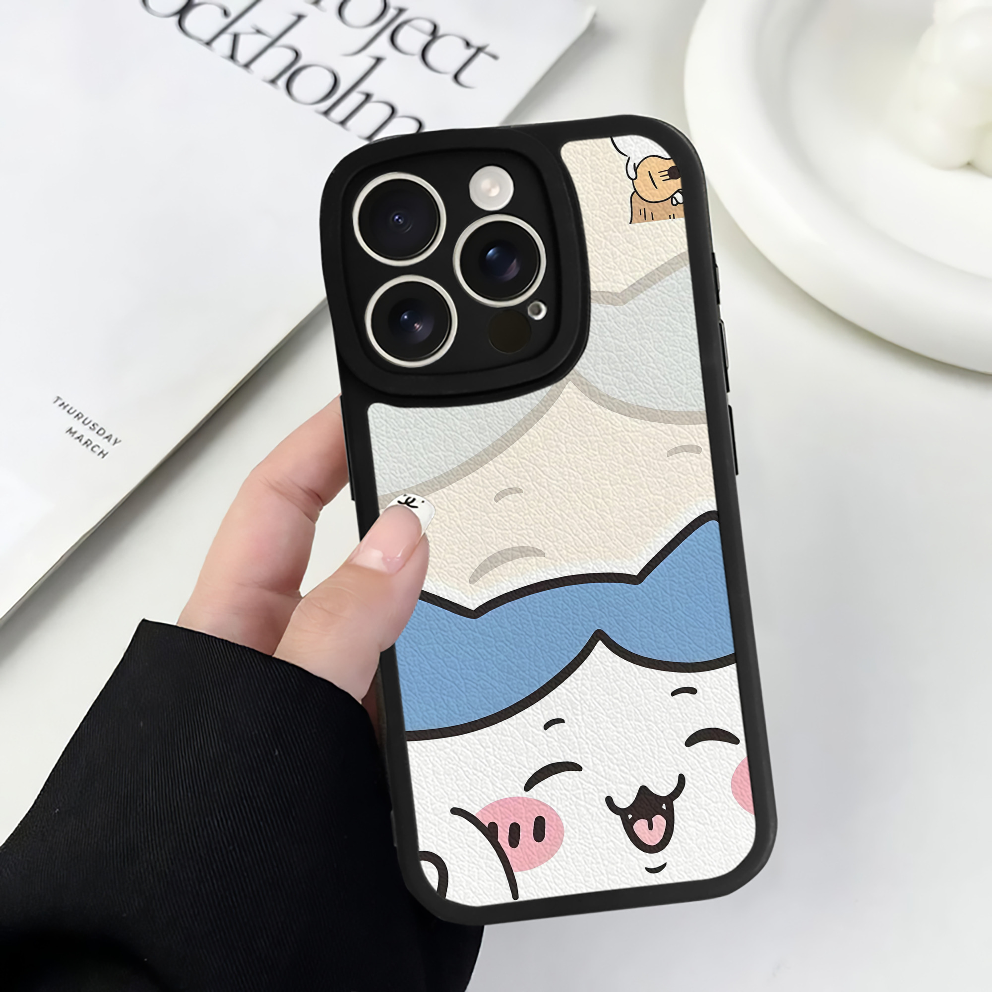 （画像用） ちいかわ Chii-kawa 【iPhone 16シリーズ対応】シリコンスマホケース（レザー調） 材質：シリコン